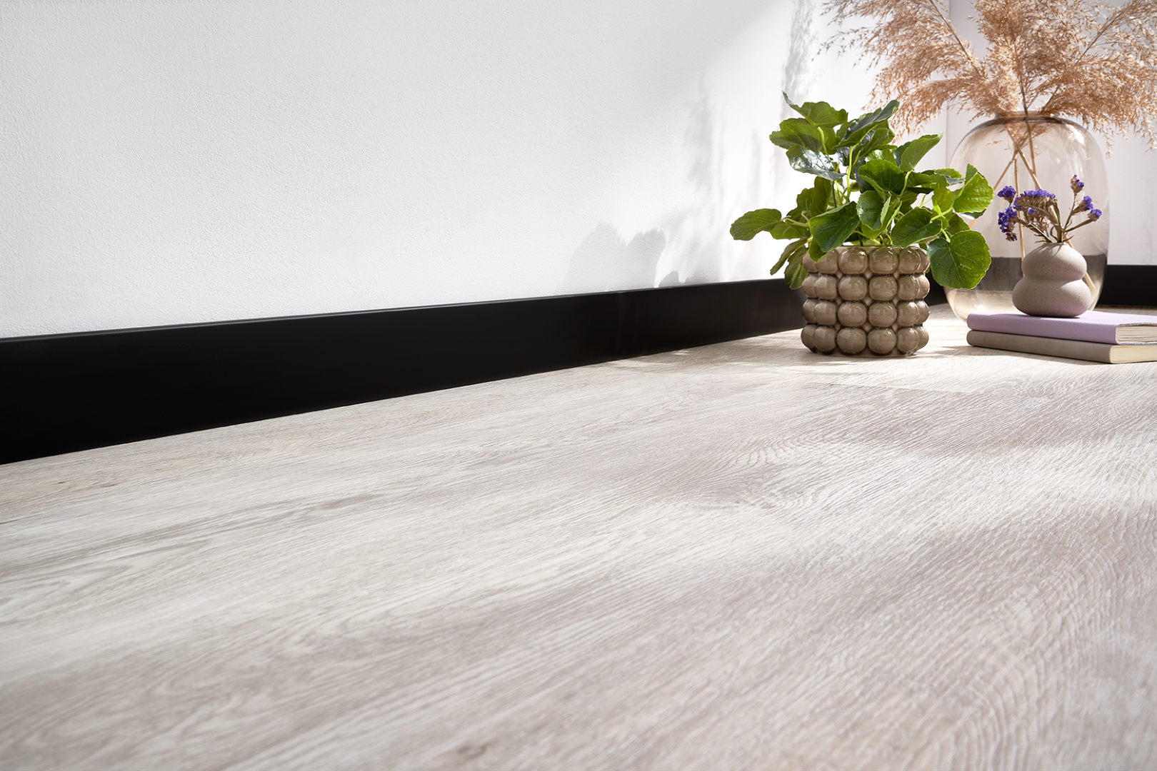 Listwa przypodłogowa Arbiton - TORE MONOCOLOR CZARNY 5