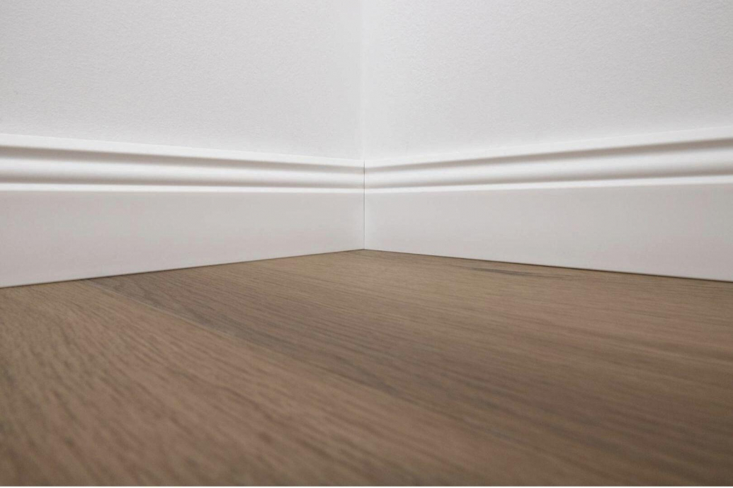  STIQ STX820 - Sockelleisten Berliner profil - 100mm