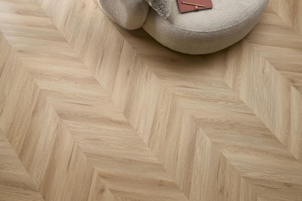 Suelo de vinilo Arbiton Amaron Chevron - HARLOW ROBLE - 5mm/0.55mm