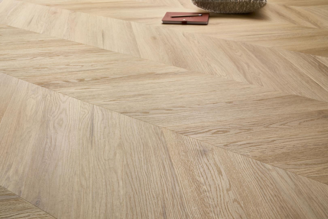 Suelo de vinilo Arbiton Amaron Chevron - HARLOW ROBLE - 5mm/0.55mm