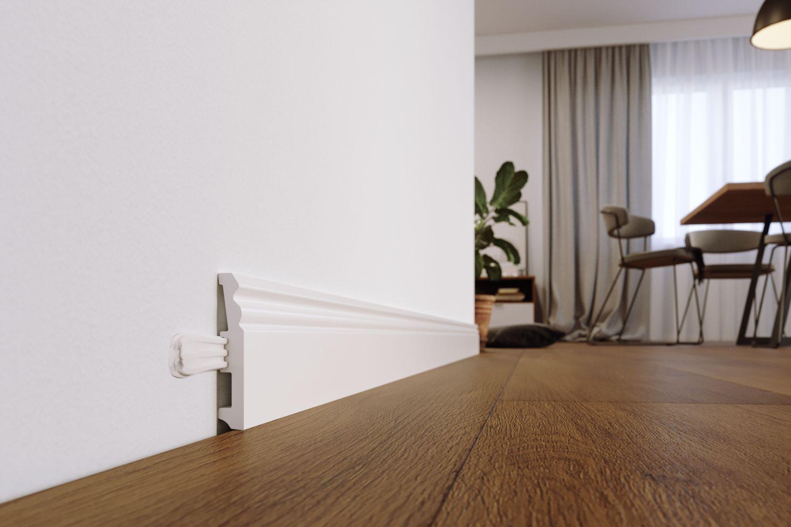  STIQ STX820 - Sockelleisten Berliner profil - 100mm